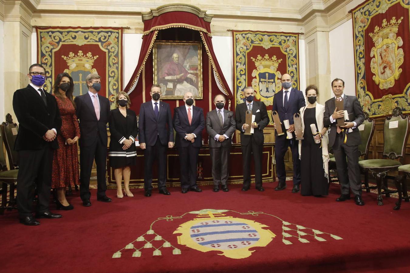 Los Premios Iberoamericanos Asicom-Universidad de Oviedo 2021 han destacado la labor informativa de Europa Press para difundir la actualidad de España y de Iberoamérica. También han sido reconocidos en esta edición el exjugador de balonmano, José Javier Hombrados; la escultora y escritora Ana Teresa Ortega; el productor y empresario José Velasco; el actor Inmanol Arias; y el sociólogo portugués Boaventura de Sousa.