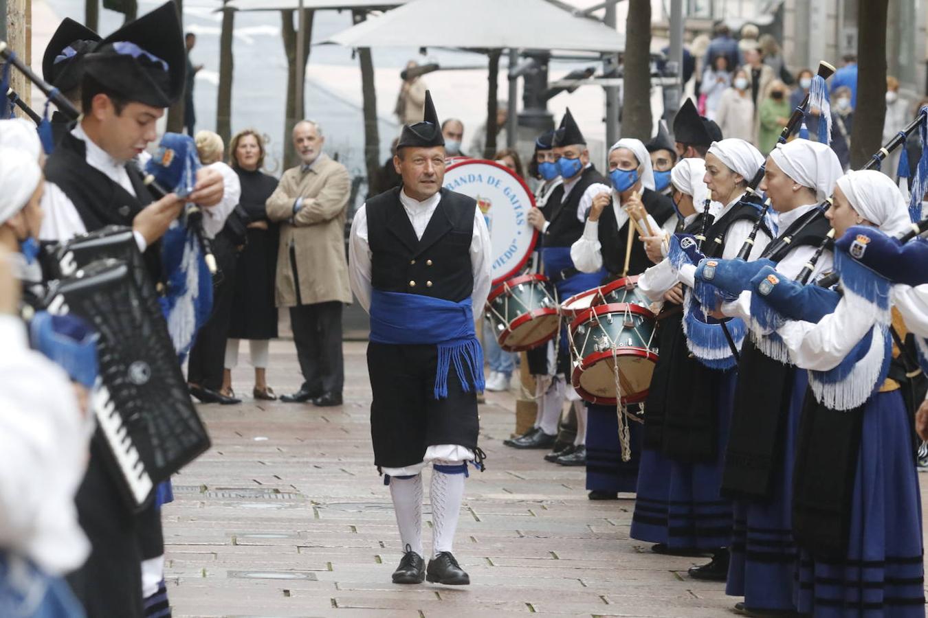 Los Premios Iberoamericanos Asicom-Universidad de Oviedo 2021 han destacado la labor informativa de Europa Press para difundir la actualidad de España y de Iberoamérica. También han sido reconocidos en esta edición el exjugador de balonmano, José Javier Hombrados; la escultora y escritora Ana Teresa Ortega; el productor y empresario José Velasco; el actor Inmanol Arias; y el sociólogo portugués Boaventura de Sousa.