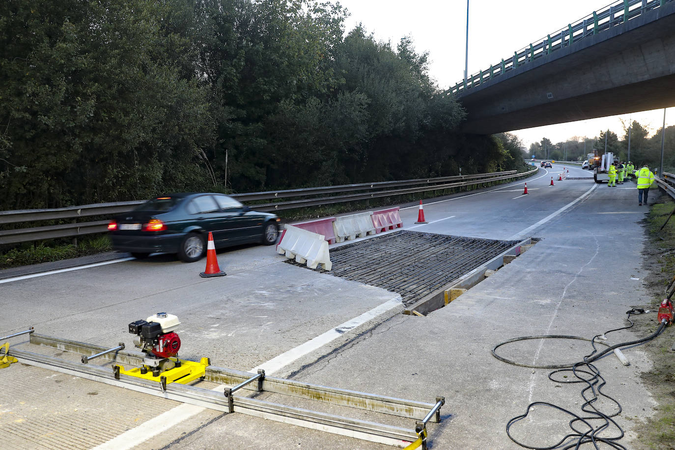 El Ministerio de Transportes cortará hoy al tráfico en un carril de la 'Y' del nudo de Serín