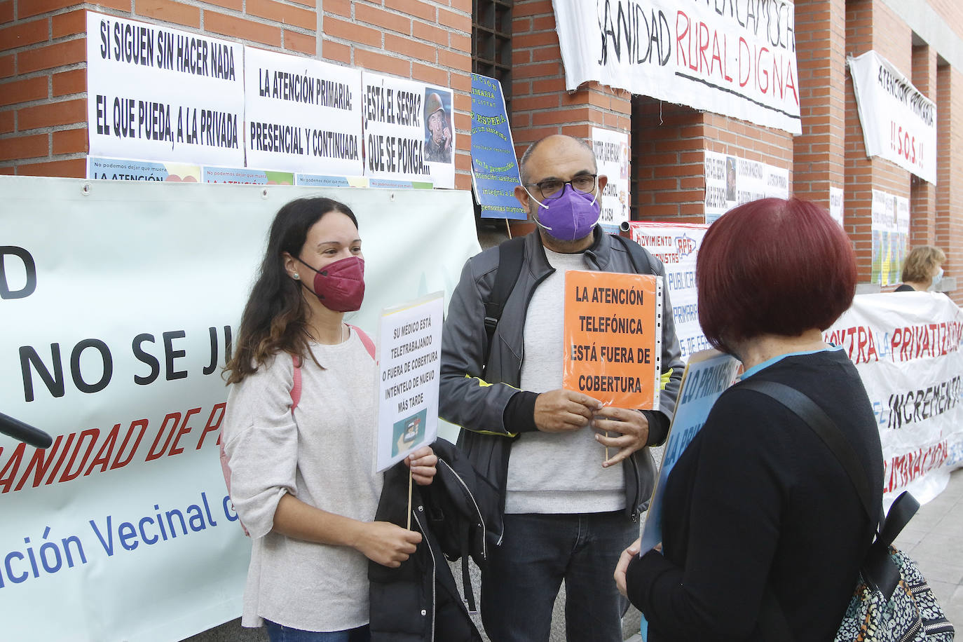 Los vecinos del Área Sanitaria V vuelven a manifestarse para reclamar una atención primaria «cercana y presencial»