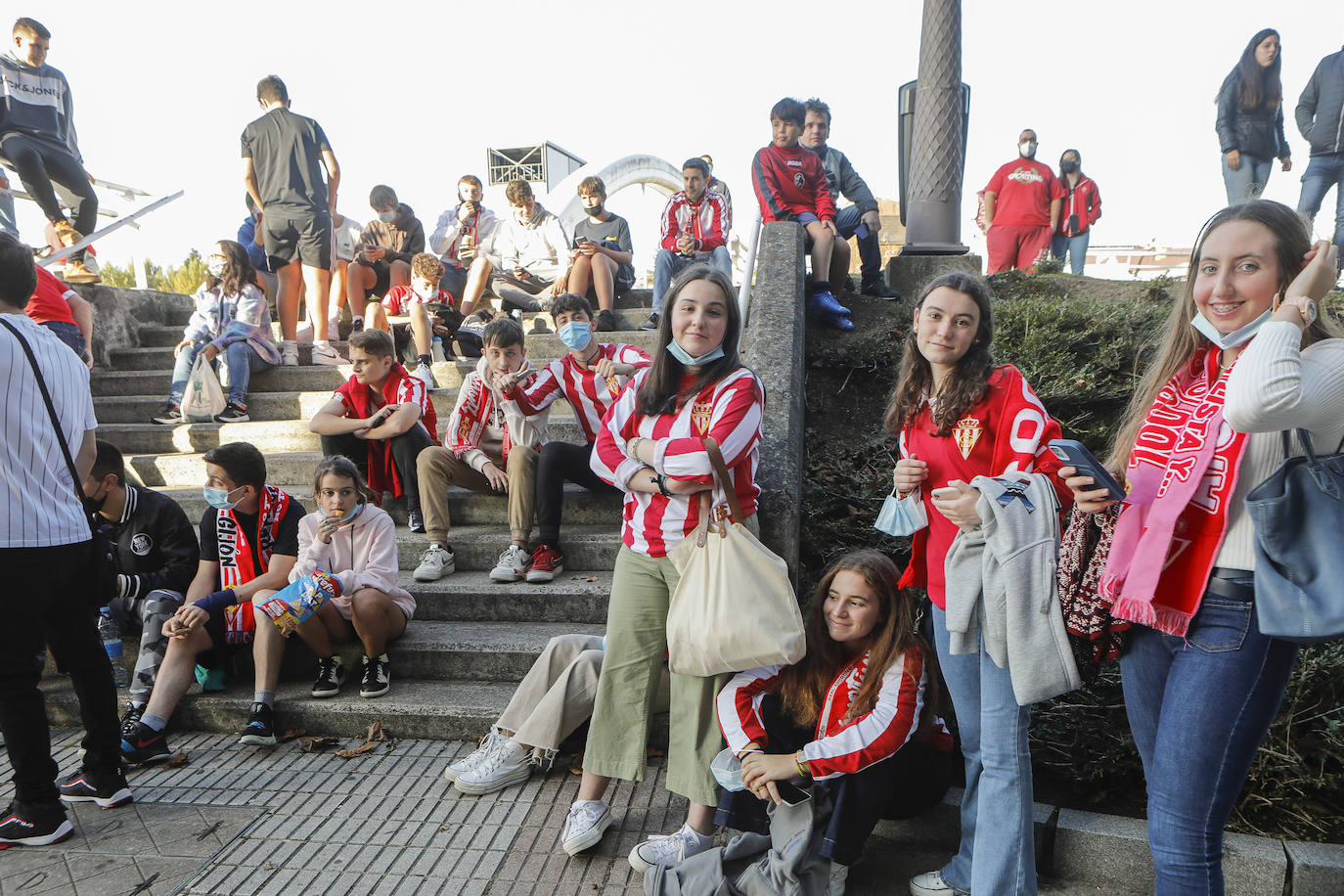 Fotos: El derbi asturiano vivido desde Gijón