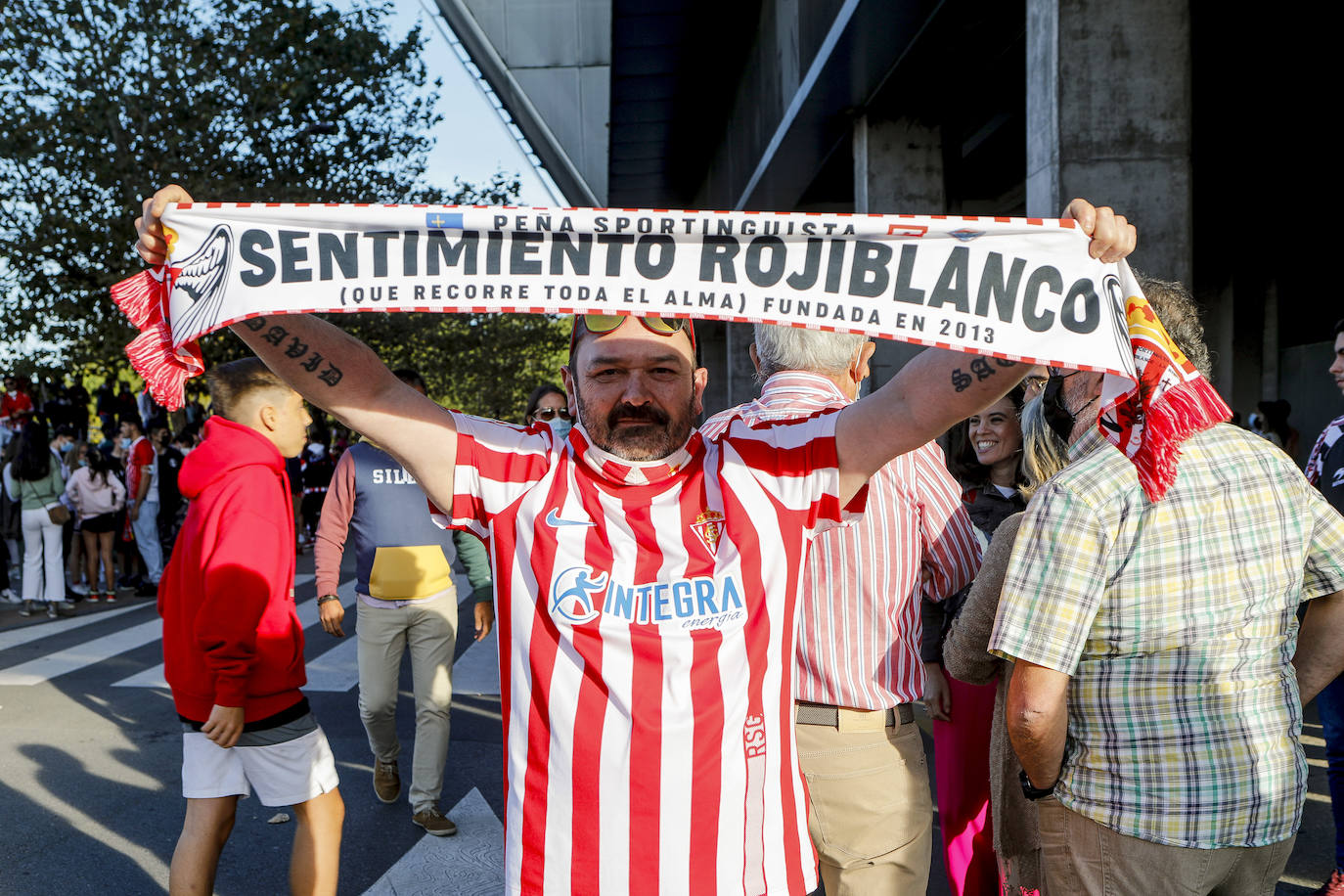 Fotos: El derbi asturiano vivido desde Gijón