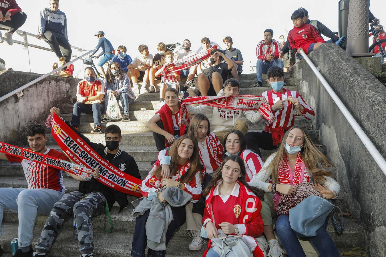 Fotos: El derbi asturiano vivido desde Gijón