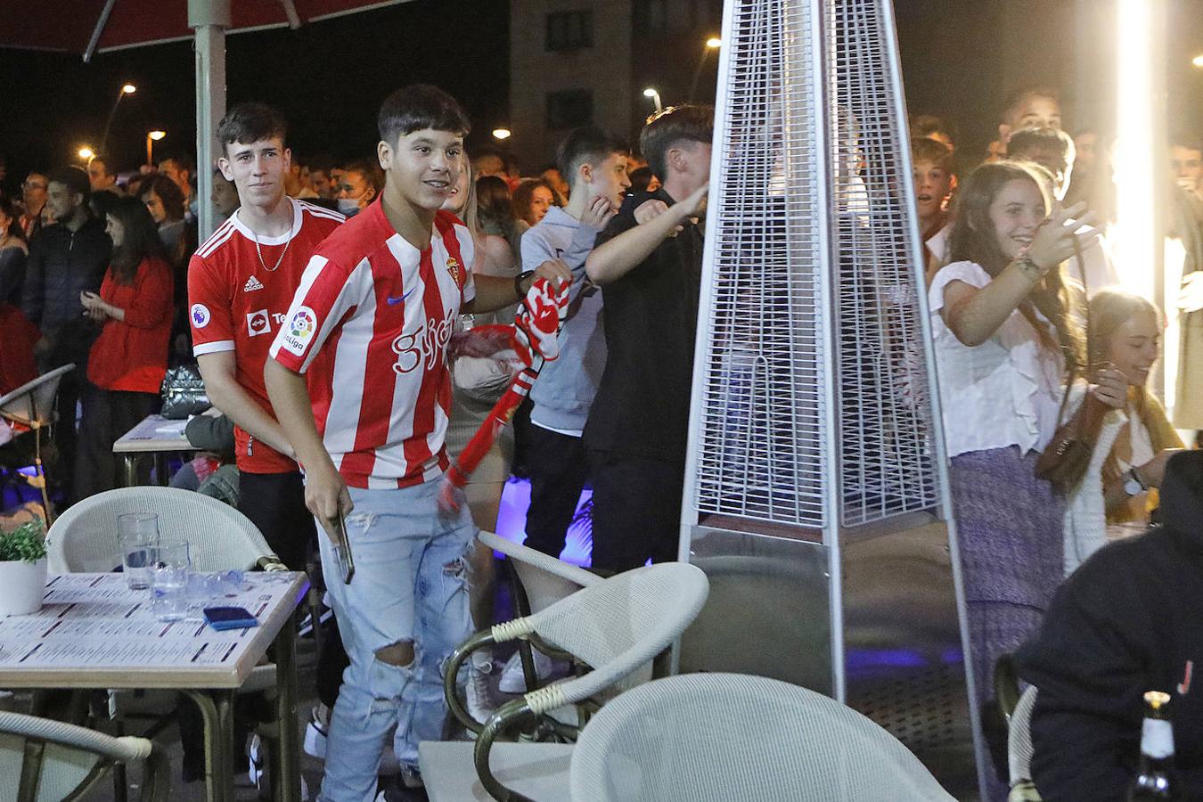 Fotos: El derbi asturiano vivido desde Gijón