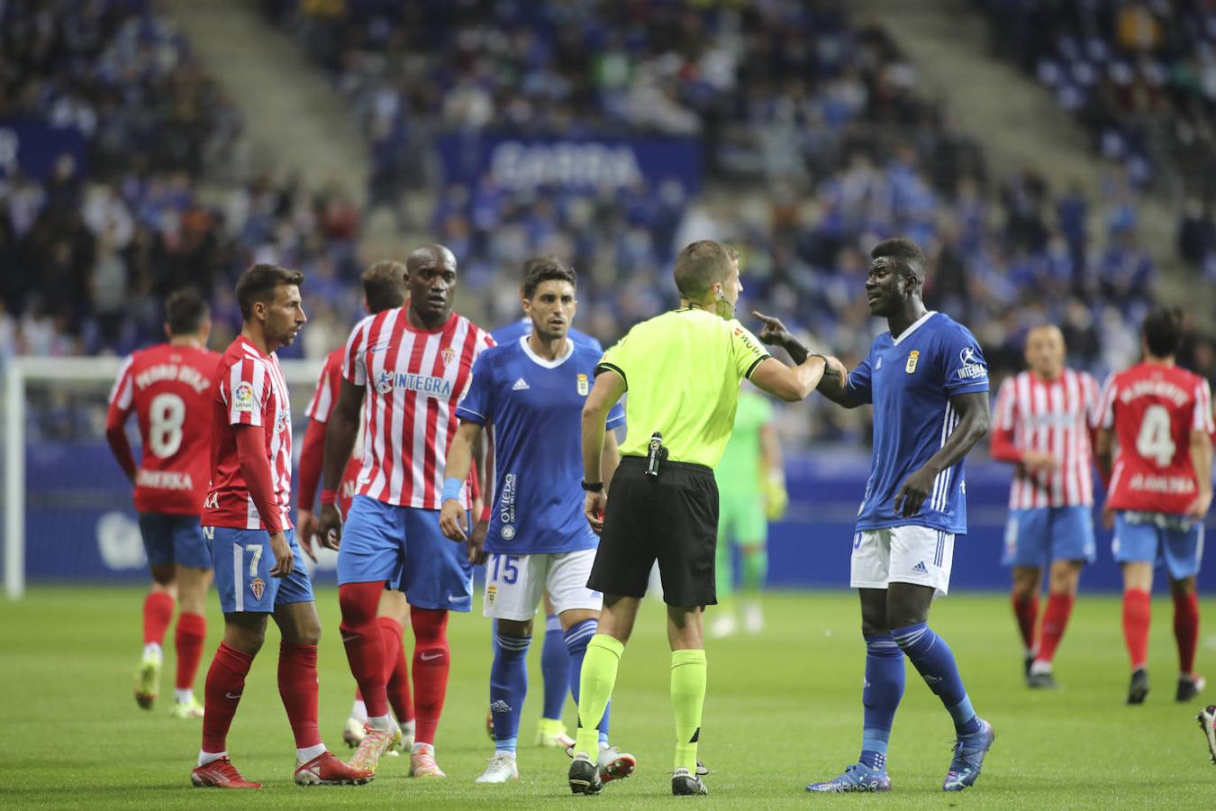 Oviedo y Sporting firman un empate con los goles de Lucas y Djuka. 