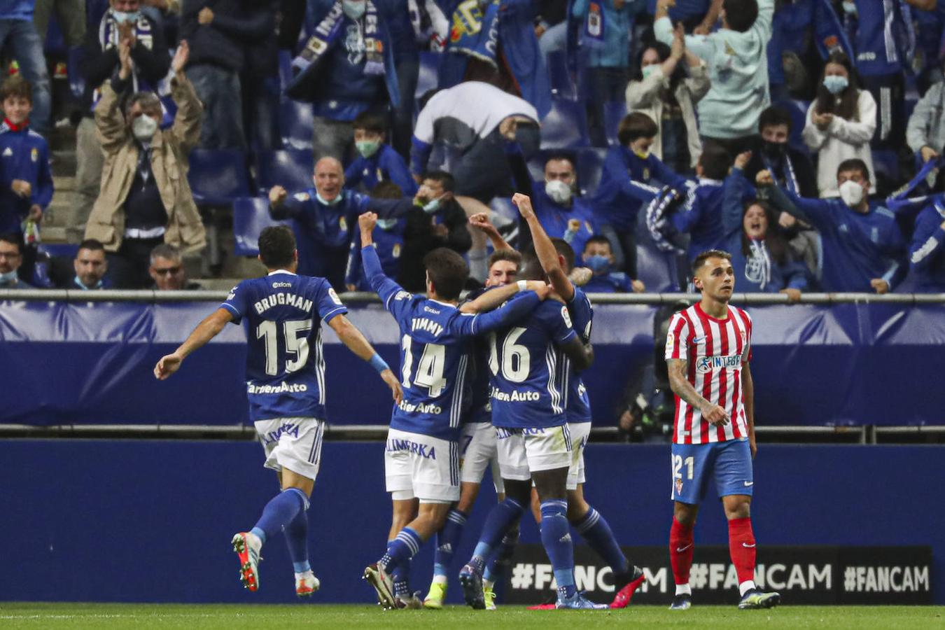 Oviedo y Sporting firman un empate con los goles de Lucas y Djuka. 
