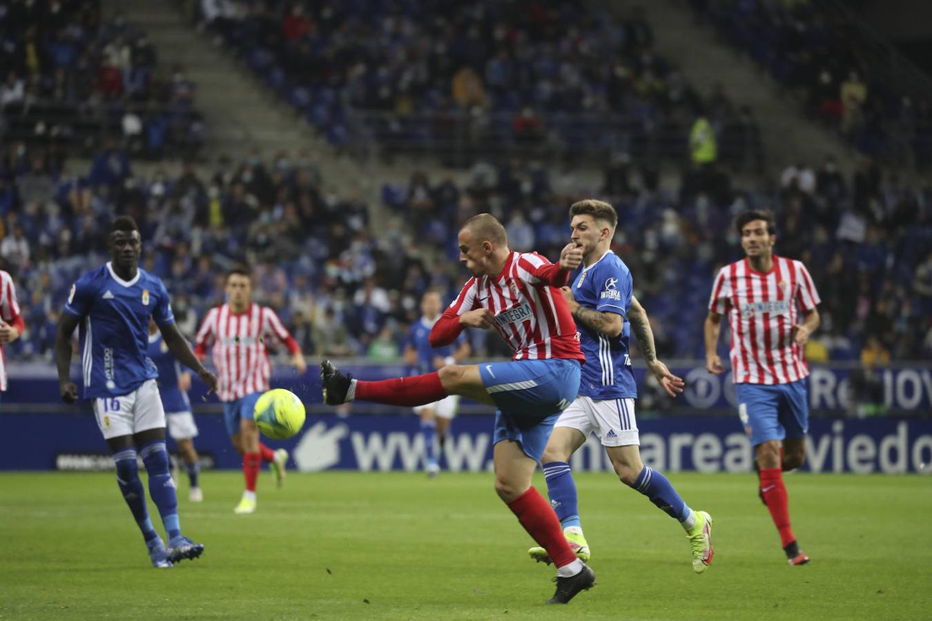 Oviedo y Sporting firman un empate con los goles de Lucas y Djuka. 