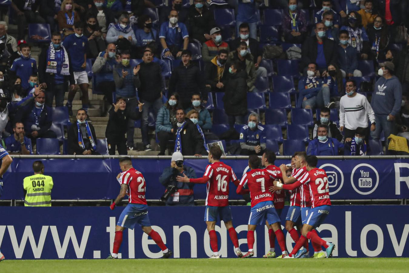 Oviedo y Sporting firman un empate con los goles de Lucas y Djuka. 