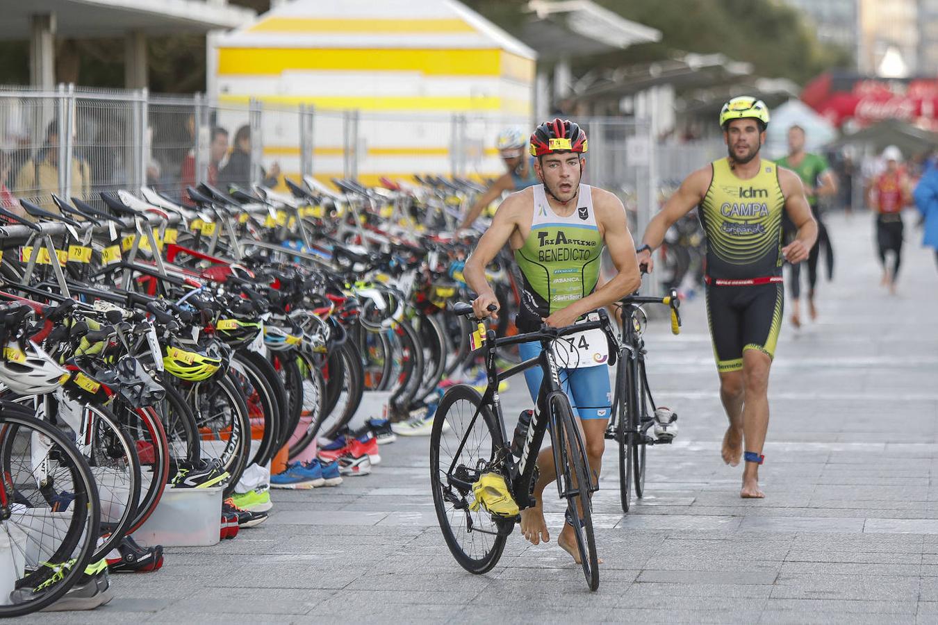 Fotos: Más de 600 atletas en elTriatlón Ciudad de Gijón