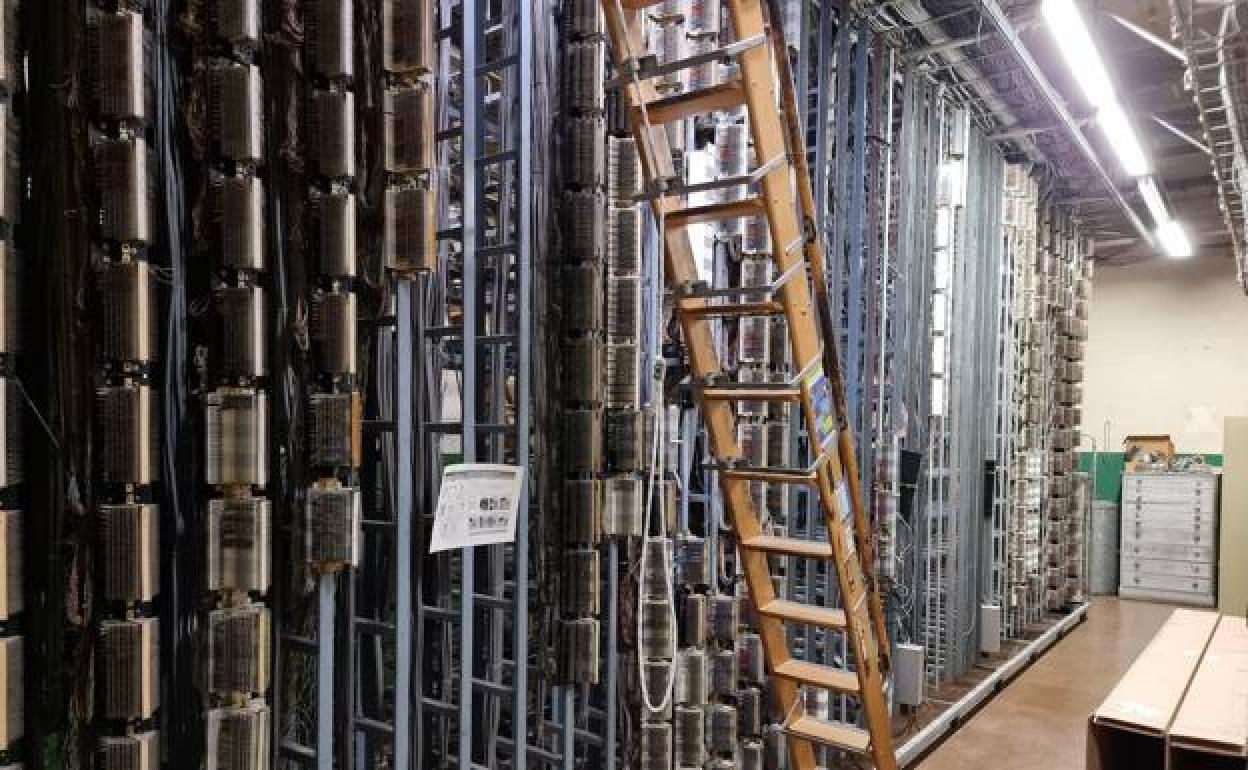 Los repartidores de cobre que se están dejando de utilizar. 