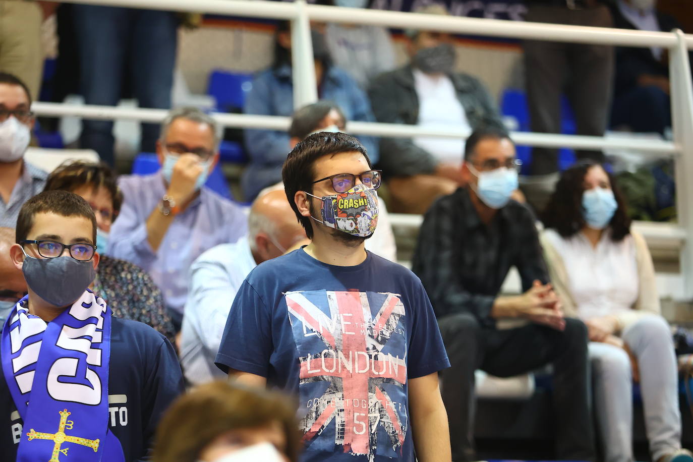 Fotos: ¿Estuviste en el Unicaja Oviedo - Juaristi? ¡Búscate!