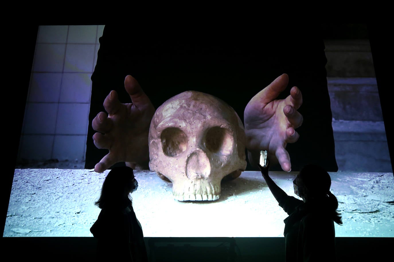 Trescientos afortunados disfrutaron de dos visitas guiadas por la Fábrica de Armas en la inauguración de la Semana de los Premios Princesa 