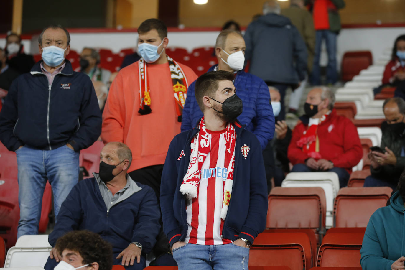 Fotos: ¿Estuviste en el Sporting - Alcorcón? ¡Búscate!