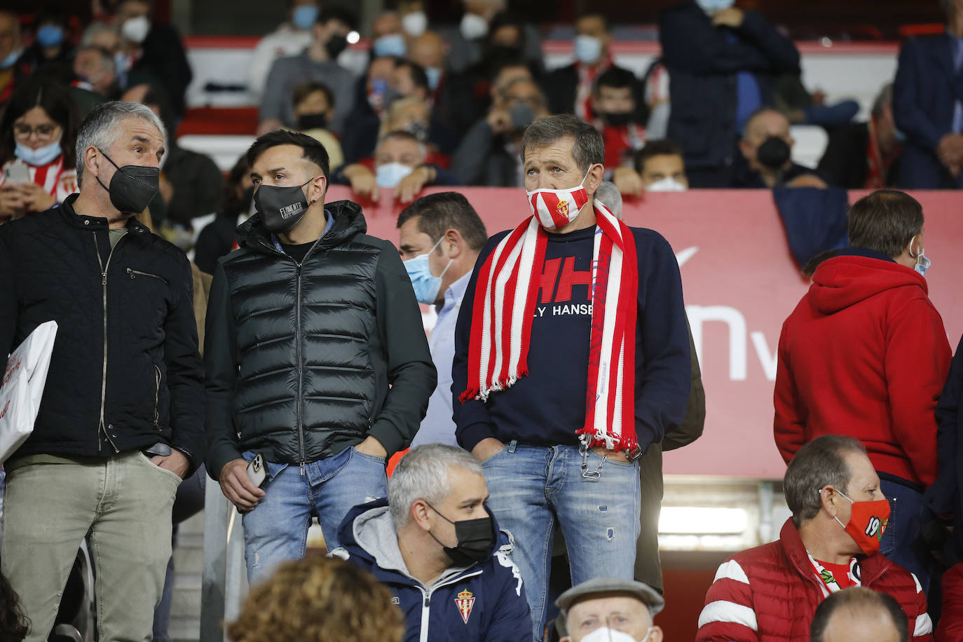 Fotos: ¿Estuviste en el Sporting - Alcorcón? ¡Búscate!