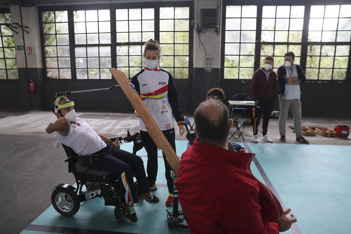 Los más pequeños han podido disfrutar ya de los minijuegos paralímpicos en la jornada de 'Homenaje a Teresa Perales' y del taller «Bolsas sobre la marcha» en el Espacio Steinem. Para los adultos también se han celebrado actividades como «Cuerpo consciente», inspirada en el libro 'Revolution from within' de la Premio Princesa de Asturias de Comunicación y Humanides 2021. 