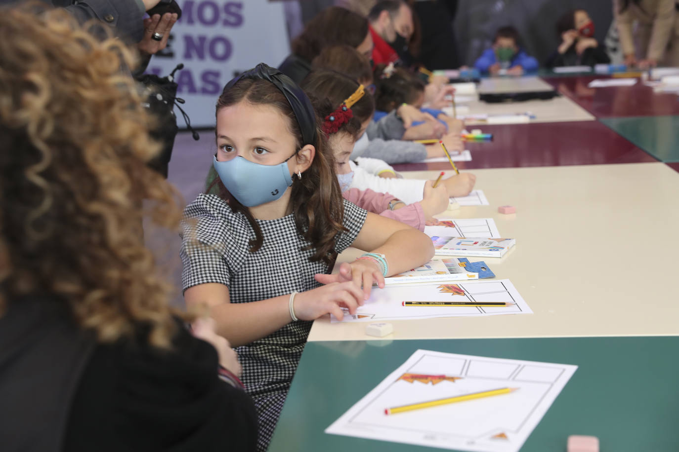 Los más pequeños han podido disfrutar ya de los minijuegos paralímpicos en la jornada de 'Homenaje a Teresa Perales' y del taller «Bolsas sobre la marcha» en el Espacio Steinem. Para los adultos también se han celebrado actividades como «Cuerpo consciente», inspirada en el libro 'Revolution from within' de la Premio Princesa de Asturias de Comunicación y Humanides 2021. 