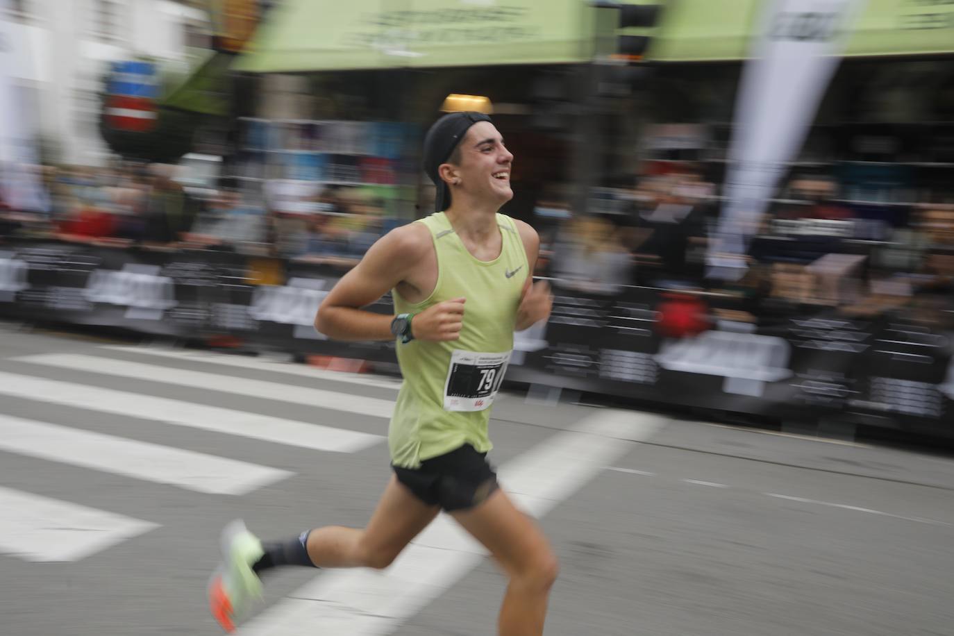 El emblemático trazado que une Cangas de Onís y Covadonga se llenó de 'runners' en su regreso al calendario tras la crisis sanitaria. 