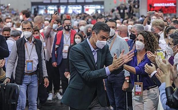 Sánchez promete derogar la reforma laboral y la 'ley mordaza' y abolir la prostitución