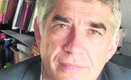 El catedrático Mario Díaz. 