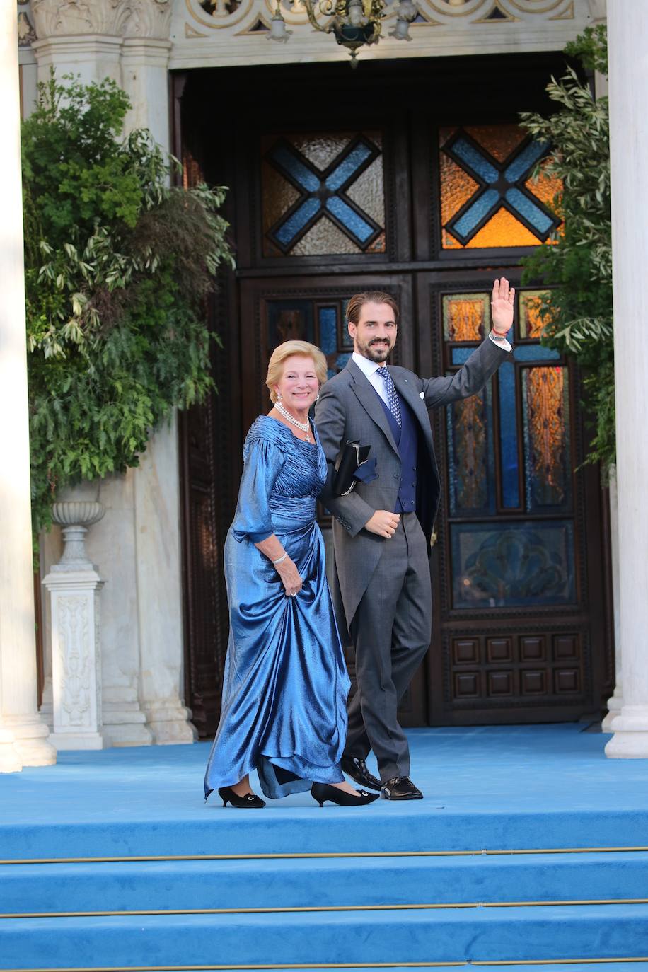 En enlace de Felipe de Grecia y Nina Flohr reúne a representantes de las casas europeas, incluida la Reina Sofía, que tras asistir a los Premios voló a su país