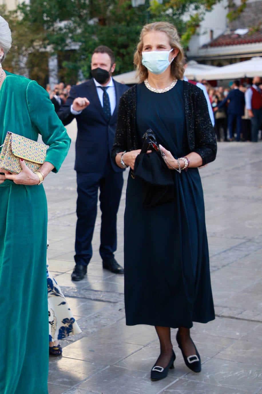 En enlace de Felipe de Grecia y Nina Flohr reúne a representantes de las casas europeas, incluida la Reina Sofía, que tras asistir a los Premios voló a su país