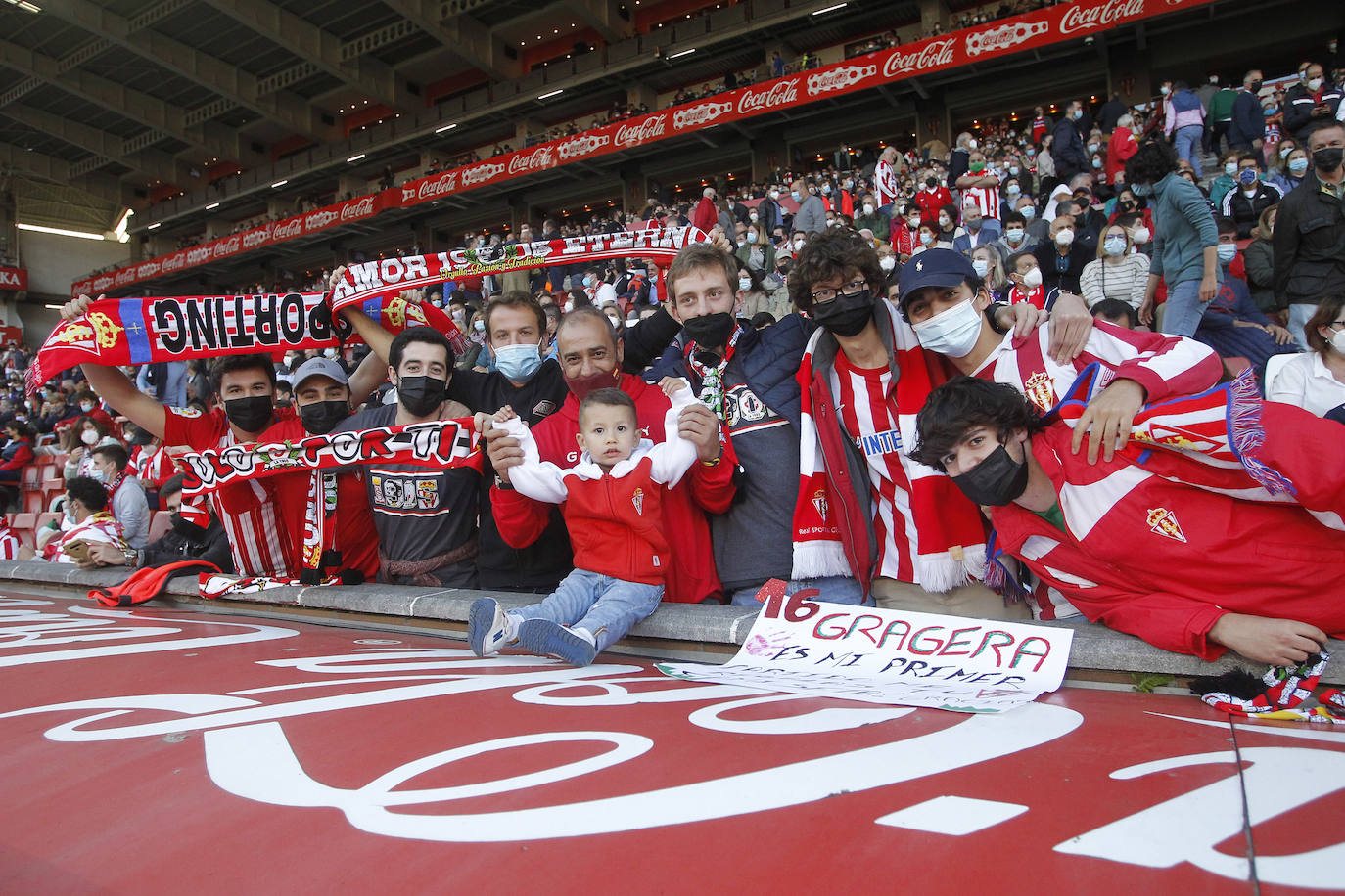 Fotos: ¿Estuviste en el Sporting - Valladolid? ¡Búscate!