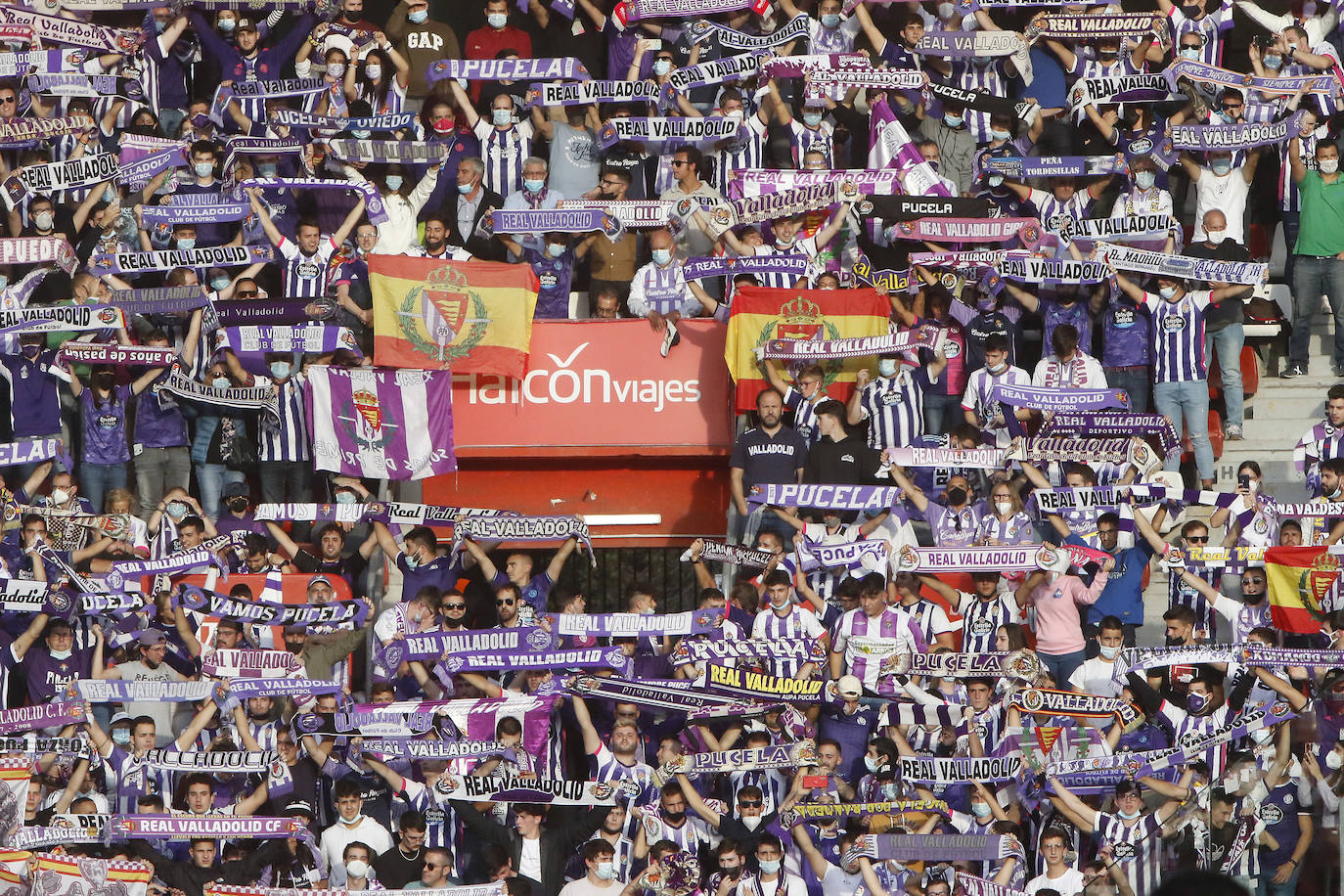 Fotos: ¿Estuviste en el Sporting - Valladolid? ¡Búscate!