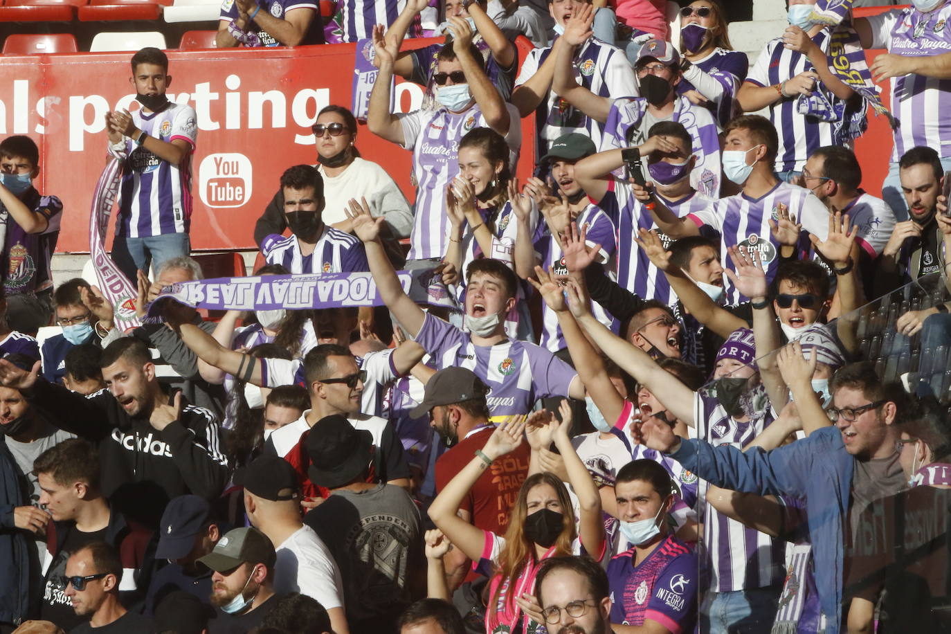 Fotos: ¿Estuviste en el Sporting - Valladolid? ¡Búscate!