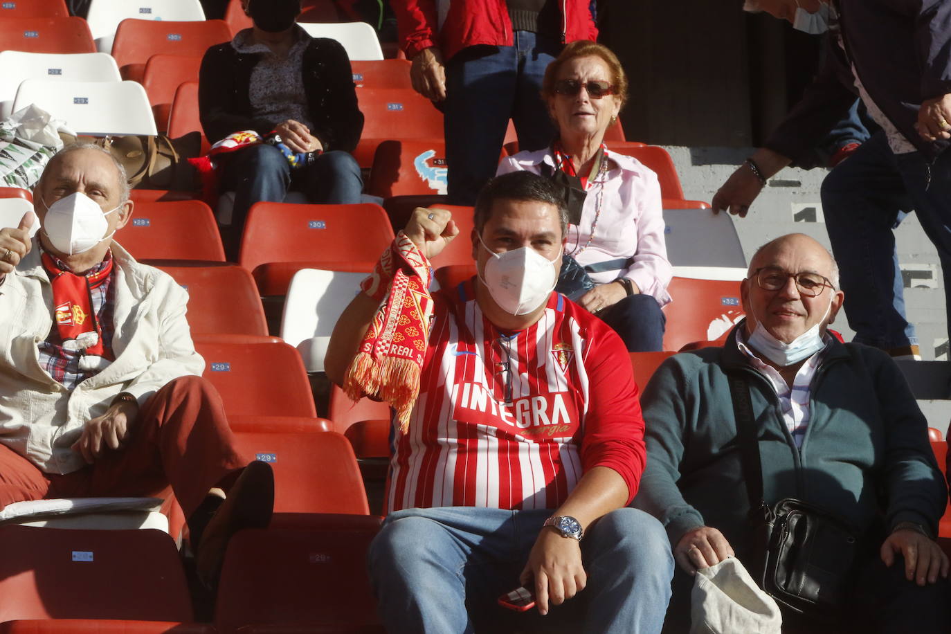 Fotos: ¿Estuviste en el Sporting - Valladolid? ¡Búscate!