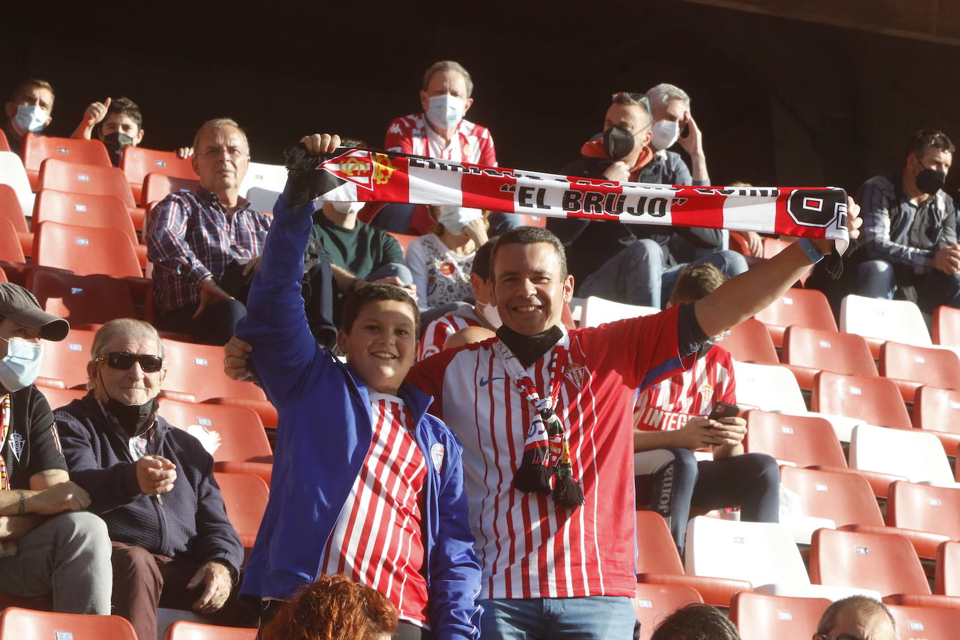 Fotos: ¿Estuviste en el Sporting - Valladolid? ¡Búscate!