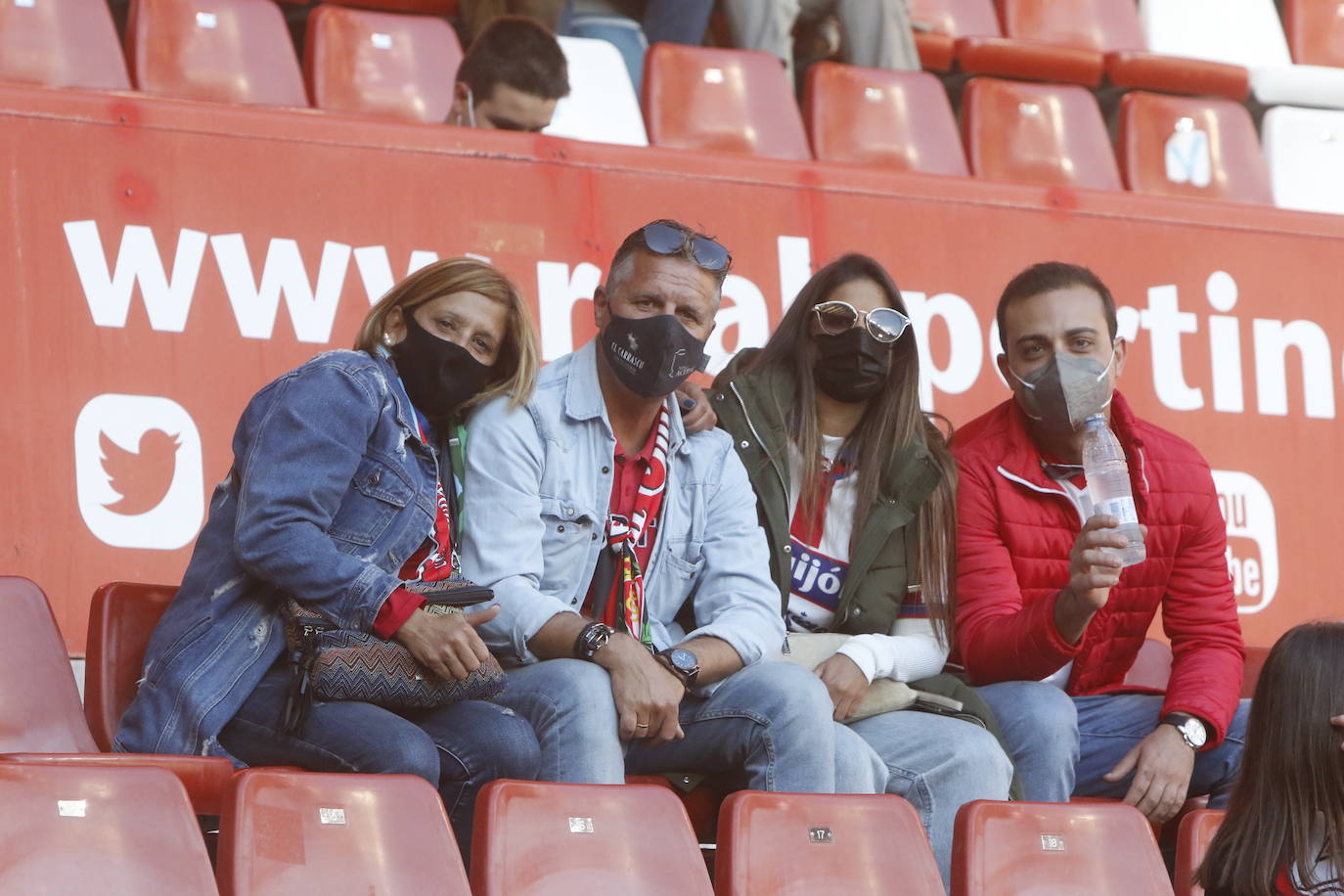 Fotos: ¿Estuviste en el Sporting - Valladolid? ¡Búscate!