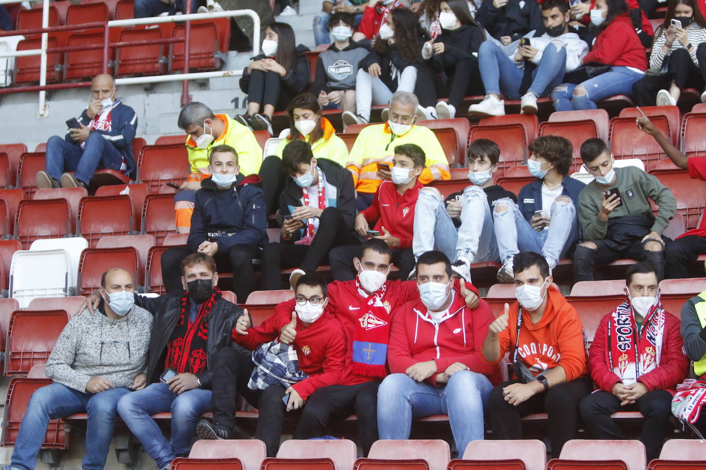 Fotos: ¿Estuviste en el Sporting - Valladolid? ¡Búscate!