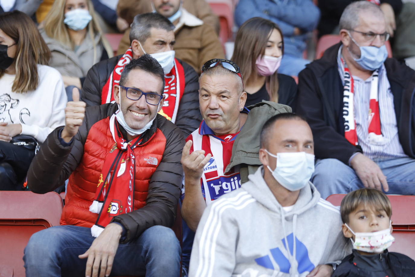 Fotos: ¿Estuviste en el Sporting - Valladolid? ¡Búscate!