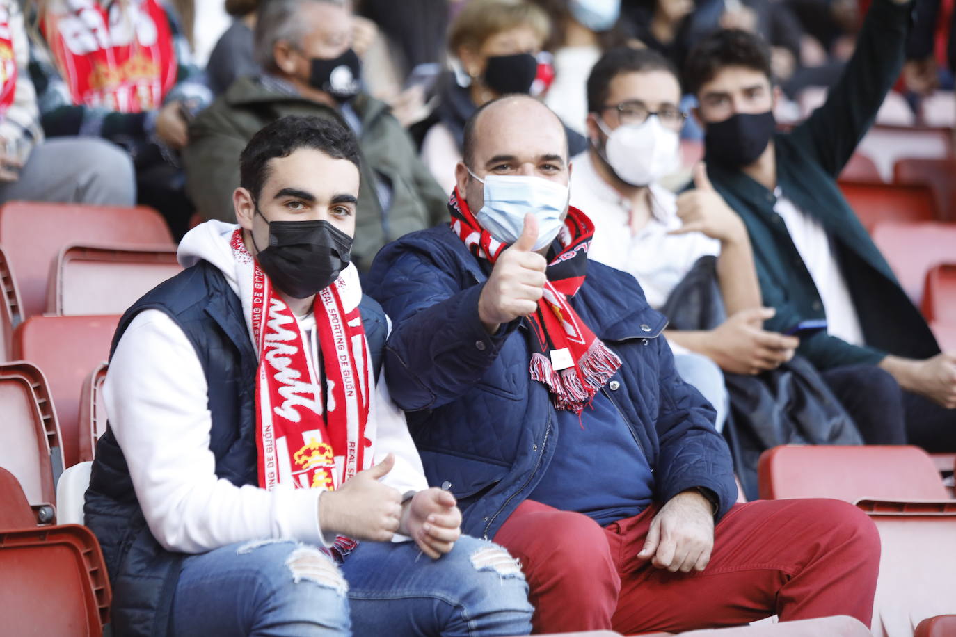 Fotos: ¿Estuviste en el Sporting - Valladolid? ¡Búscate!