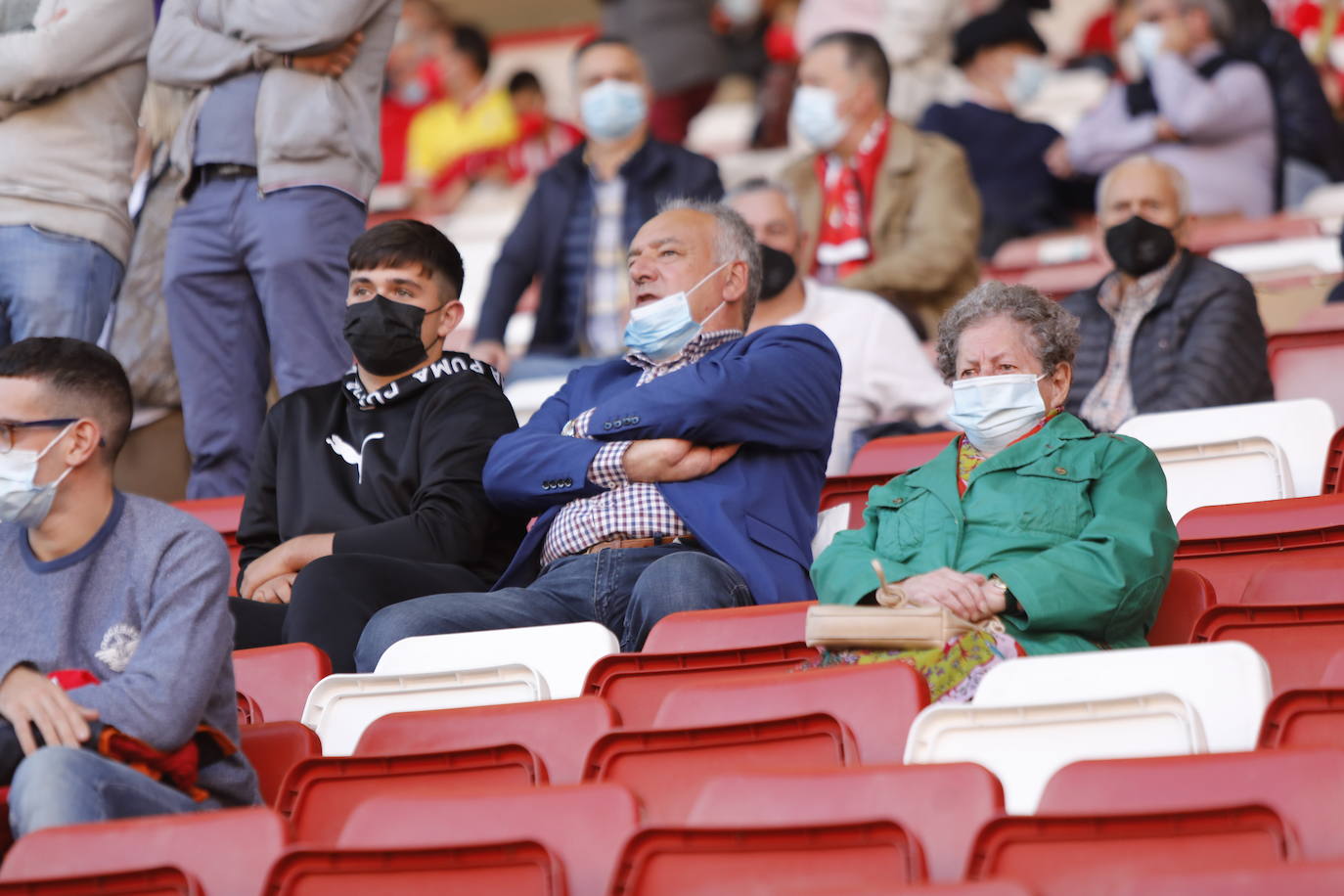 Fotos: ¿Estuviste en el Sporting - Valladolid? ¡Búscate!