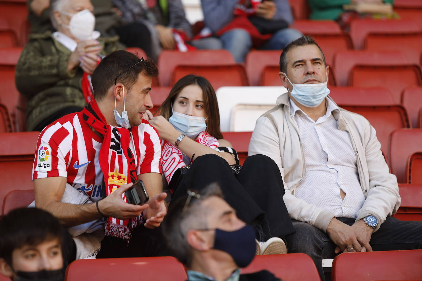 Fotos: ¿Estuviste en el Sporting - Valladolid? ¡Búscate!