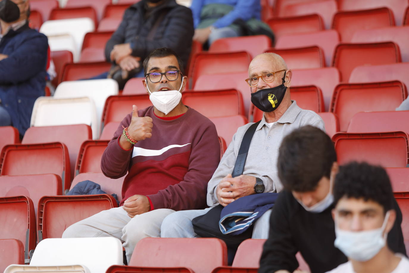 Fotos: ¿Estuviste en el Sporting - Valladolid? ¡Búscate!