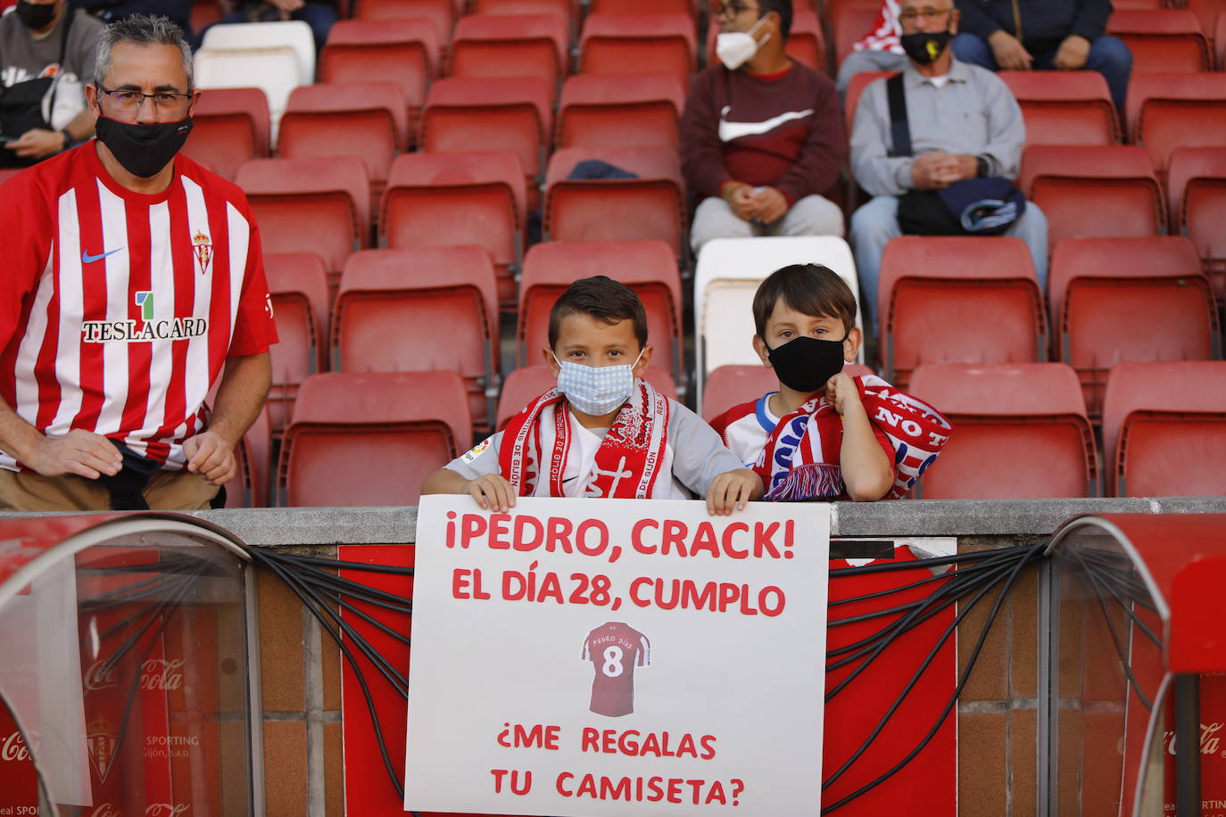 Fotos: ¿Estuviste en el Sporting - Valladolid? ¡Búscate!