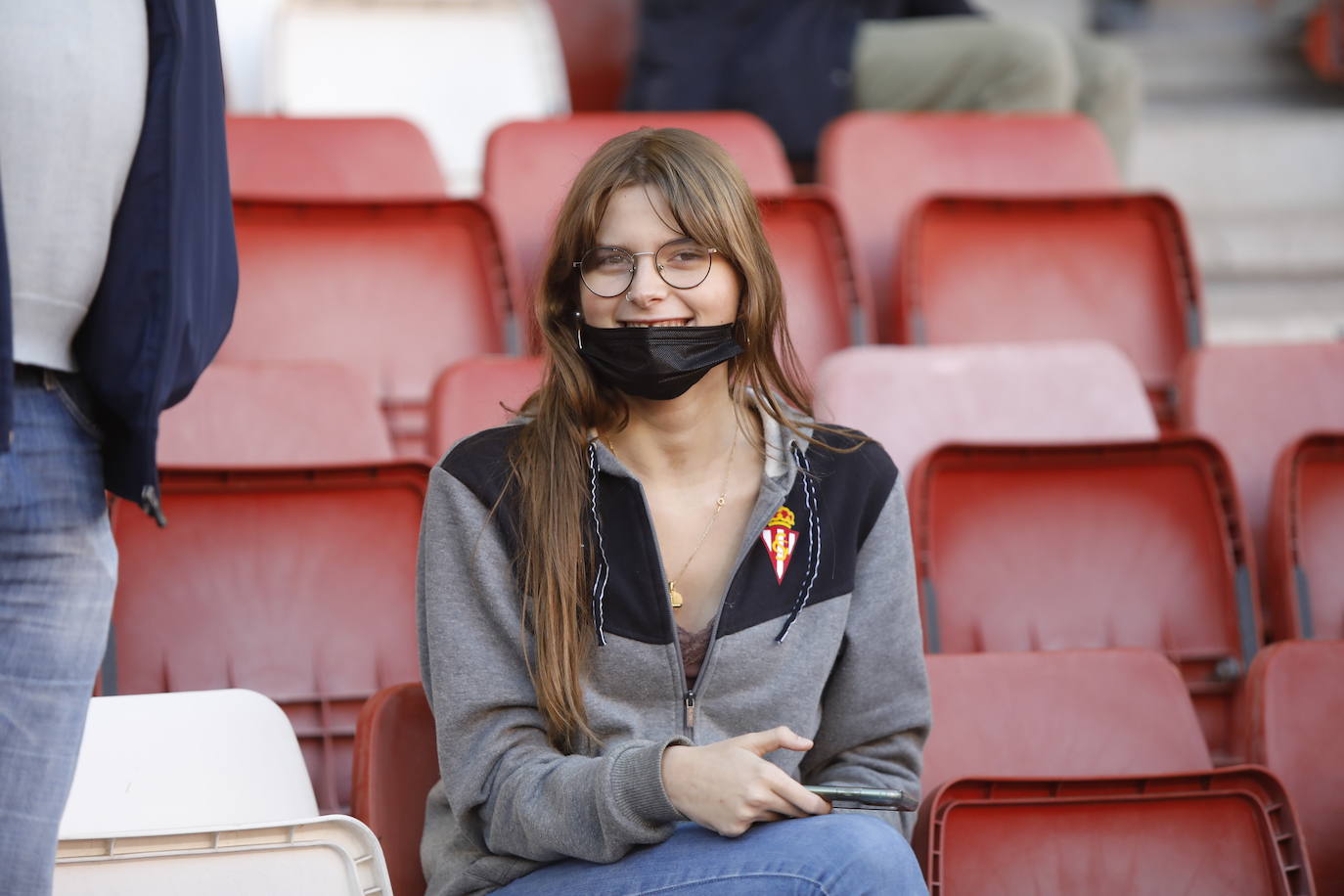 Fotos: ¿Estuviste en el Sporting - Valladolid? ¡Búscate!