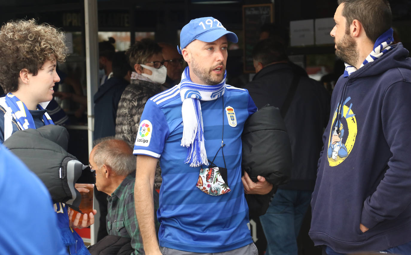 Fotos: Así ha vivido la afición del Real Oviedo el partido en Ponferrada