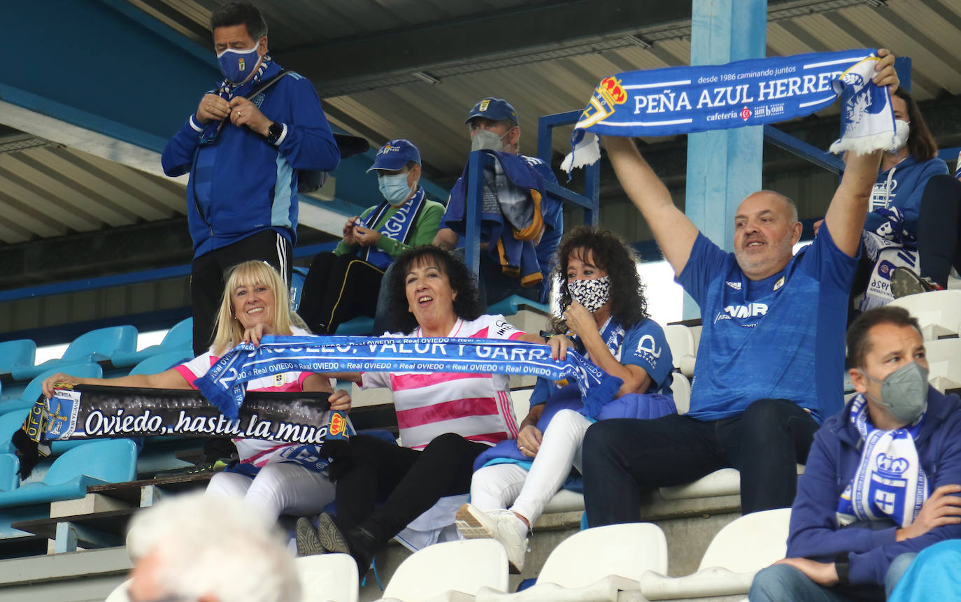 Fotos: Así ha vivido la afición del Real Oviedo el partido en Ponferrada