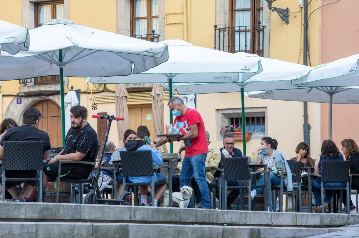 Las terrazas fueron las primeras en recuperar la normalidad durante la crisis sanitaria. 