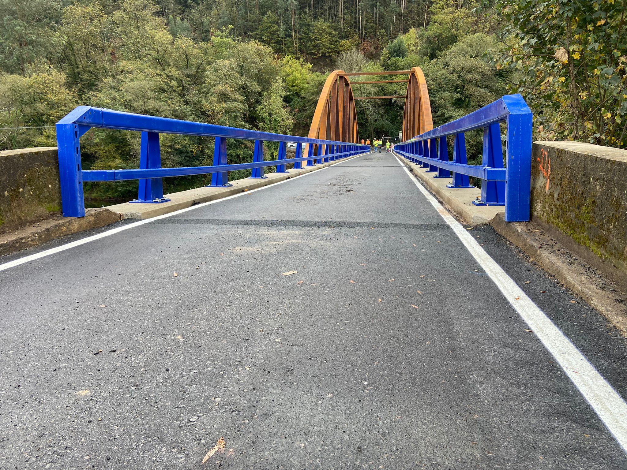 El nueve puente ya está asfaltado y listo para abrir al tráfico a lo largo de la tarde. 