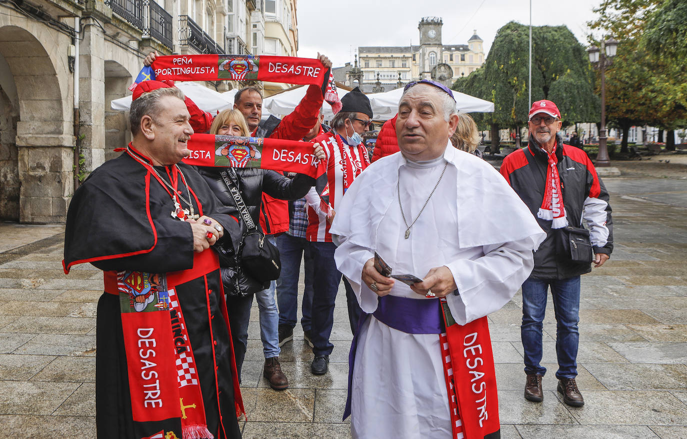 La afición del Sporting ha viajado a Lugo para empujar al equipo gijonés hacia la victoria