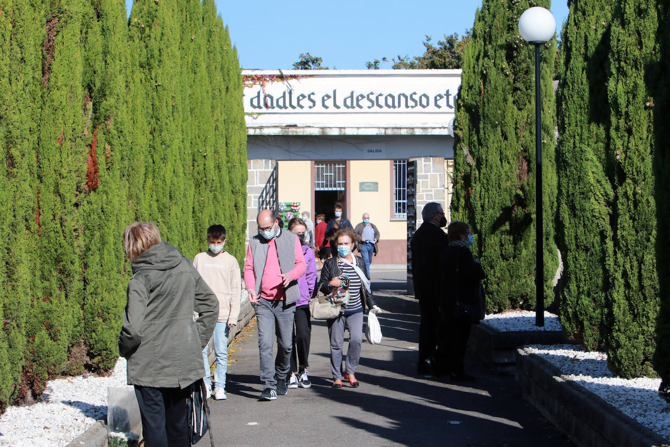 El recuerdo a los seres queridos fallecidos hoy está muy presente