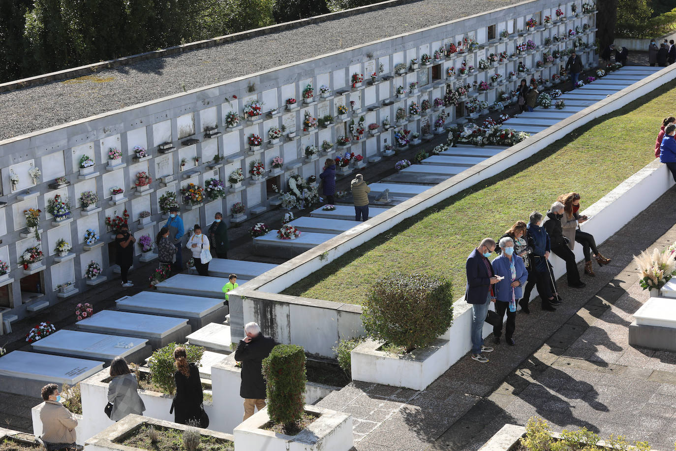 El recuerdo a los seres queridos fallecidos hoy está muy presente