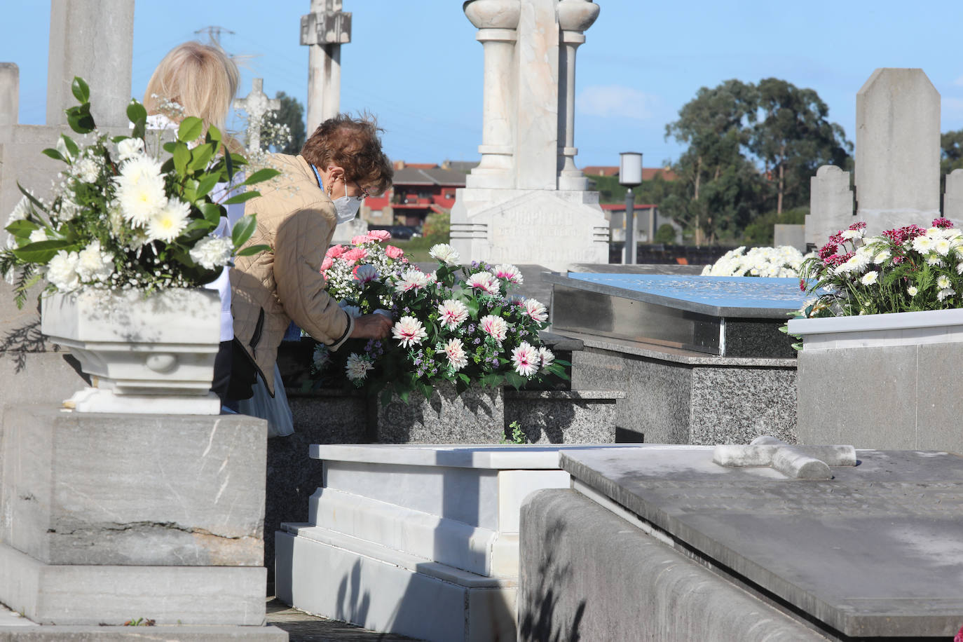 El recuerdo a los seres queridos fallecidos hoy está muy presente