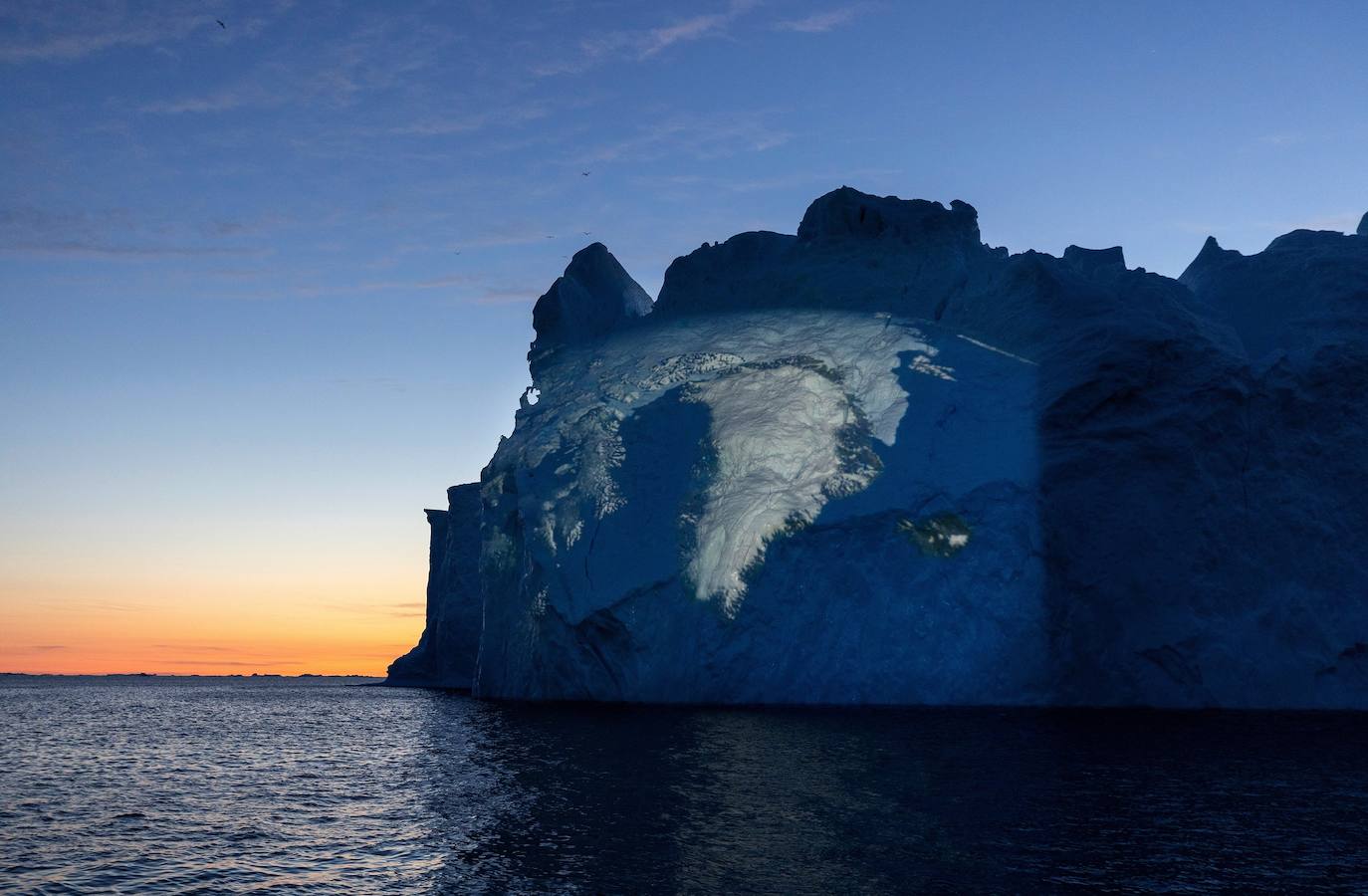 La Cumbre del Clima de la ONU ya ha comenzado y el artista suizo Gerry Hofstetter ha querido ayudar a concienciar sobre la importancia de cuidar el planeta. Hofstetter ha creado trece proyecciones en los icebergs del Ártico basadas en escenas de la naturaleza.