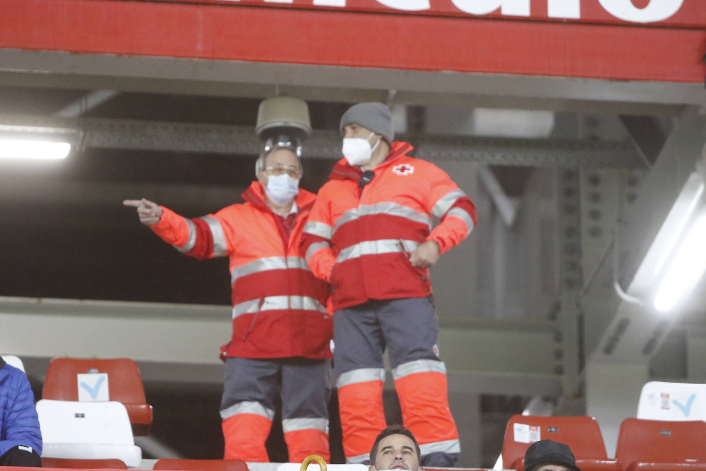 Fotos: ¿Estuviste en el Sporting-Almería? ¡Búscate!