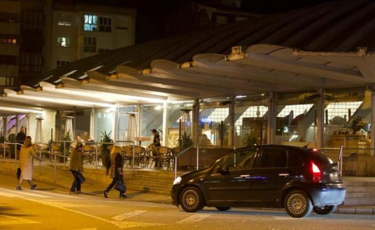 Las inmediaciones de la Plaza de Abastos de Pola de Siero, donde presuntamente se produjo la agresión. 